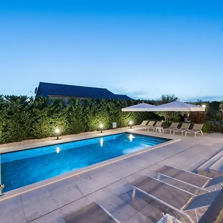 Villa Adora