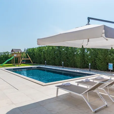 Villa Adora *